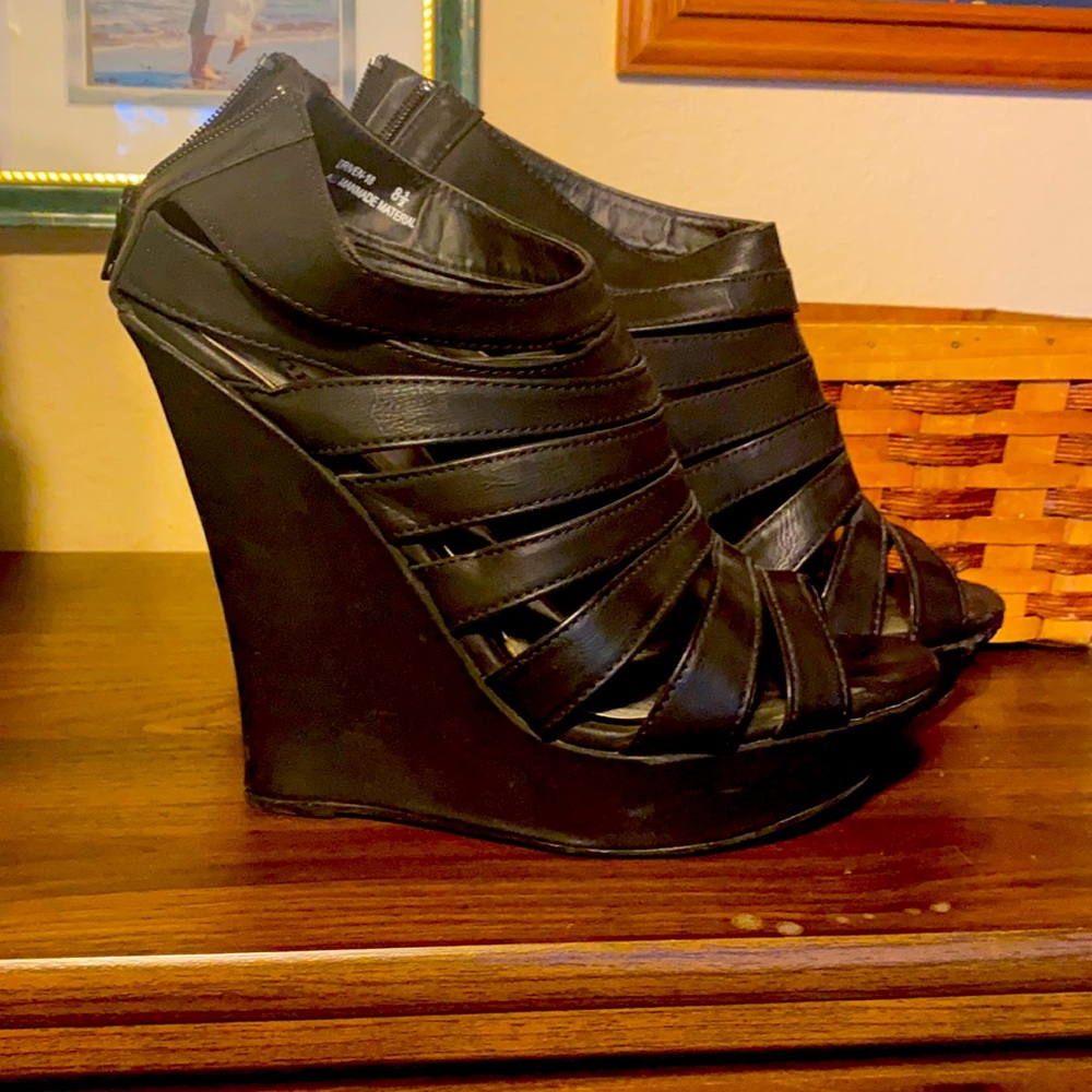 black wedge!